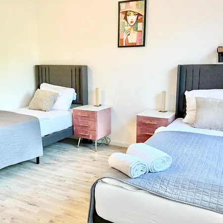 Lorettas Garden Apartment
