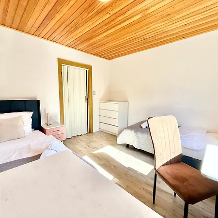 Lorettas Garden Apartment *