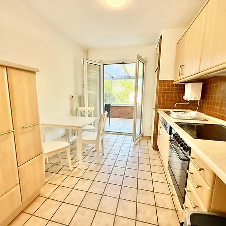 Lorettas Garden Apartment *